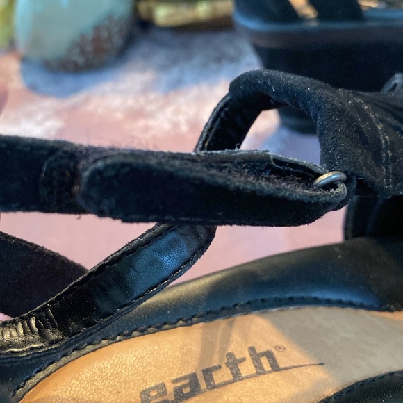 Sandals - Picture 8 of 9